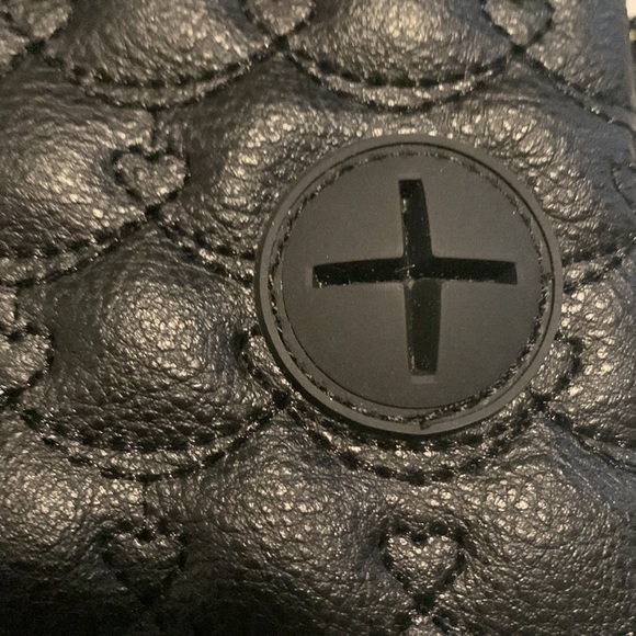 Betsy Johnson PET Black Crossbody - Picture 10 of 10